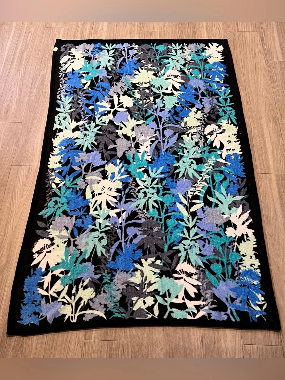 Vera Bradley Camofloral Plush Throw Blanket 48x78 Retired Floral